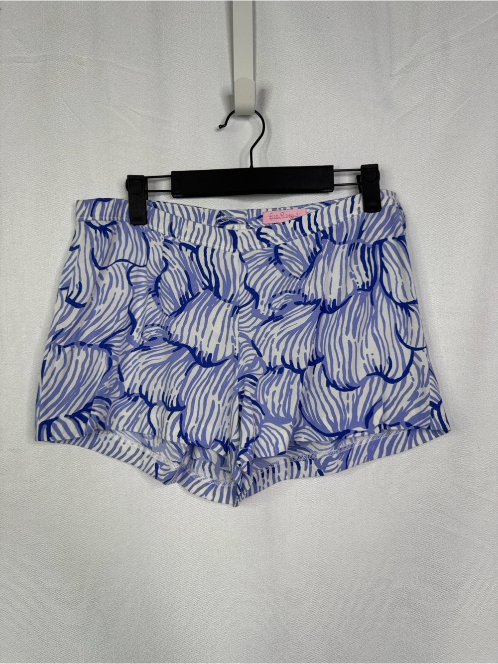 592. Lilly Pulitzer White and Blue Abstract Floral High-Waist Shorts Size 2